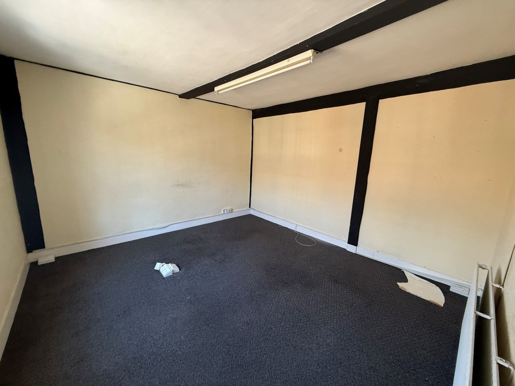 Lot: 76 - SHOP AND UPPER PARTS WITH PLANNING FOR CONVERSION - Room four